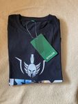 Nowy, czarny T-shirt