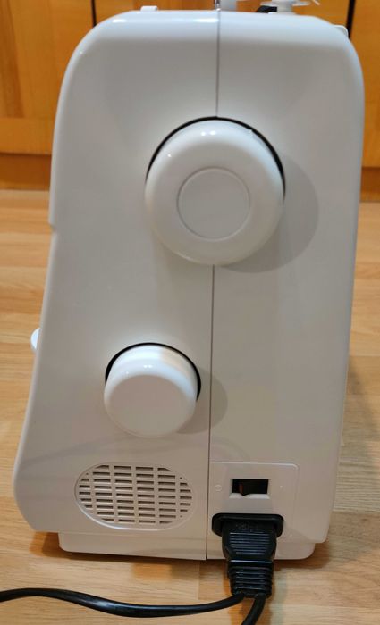 Швейна машинка Minerva M832B