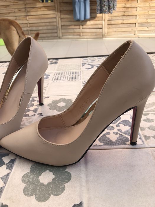Sapato classico beje