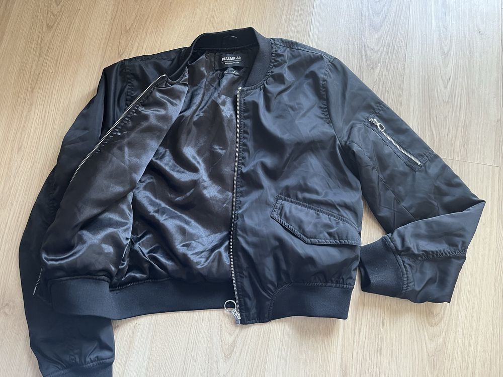 Kurtka bomberka Pull&Bear M - czarna