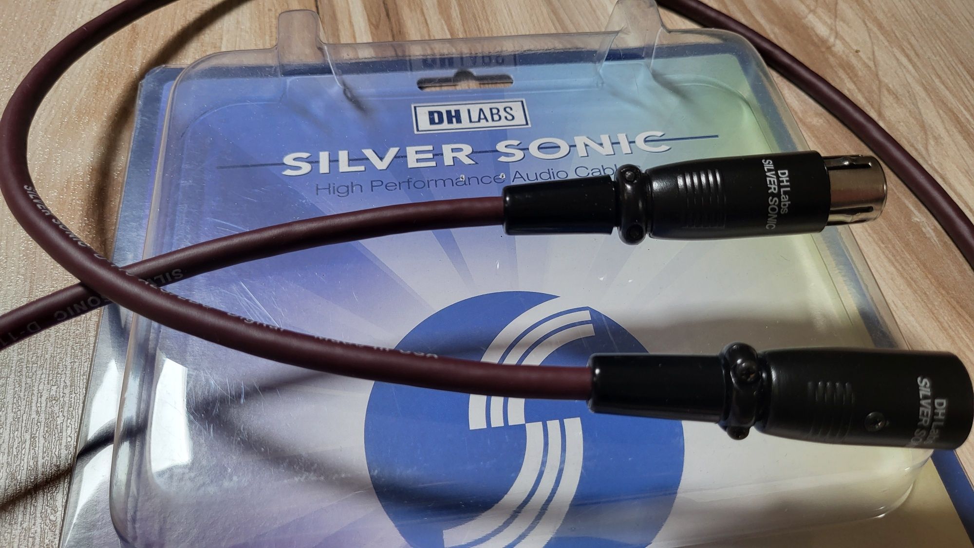 DH LABS D-110 Silversonic AES/EBU