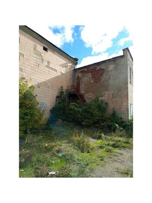 Частина будівлі кінотеатру, 691,5 кв. м, площа Миру, 5