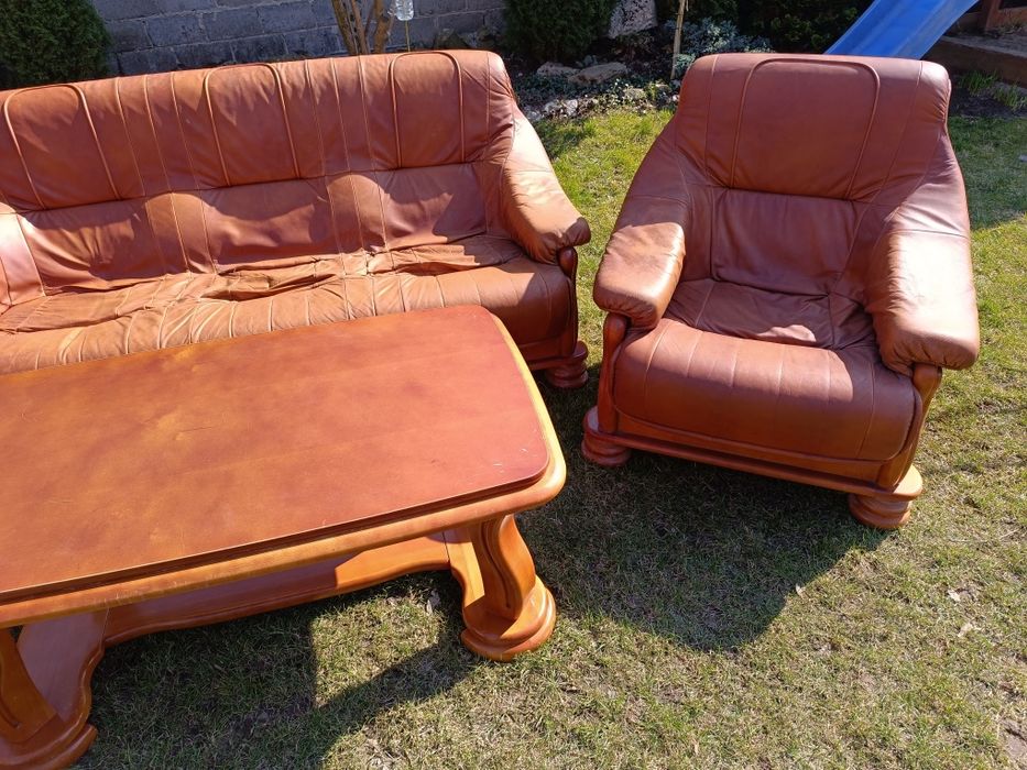 Wypoczynek skóra naturalna z stolikiem, sofa i fotele