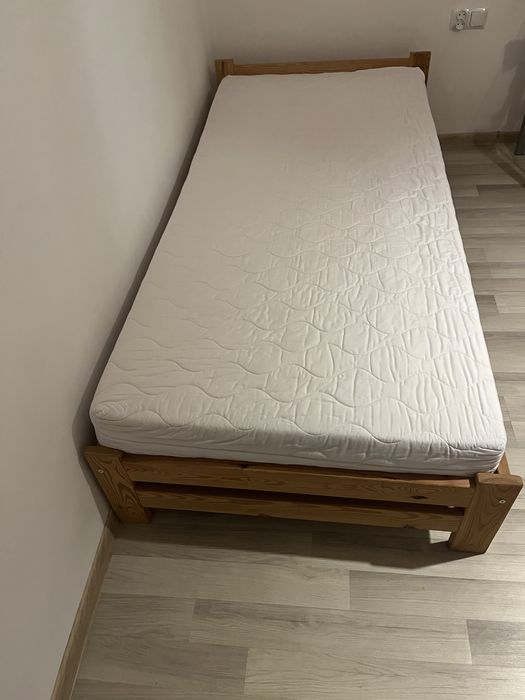 Sprzedam lozko pojedyncze 90* 200