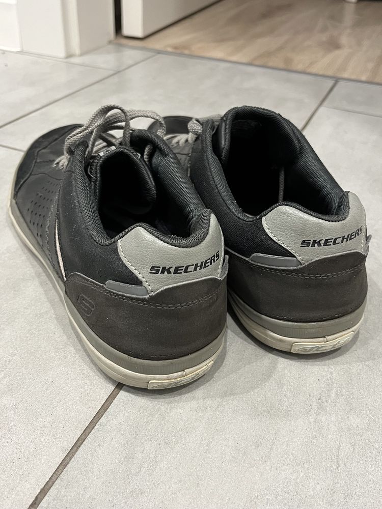 Кросівки Skechers