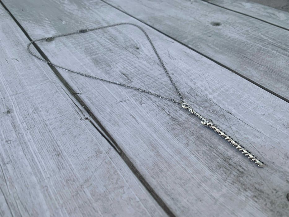 Naszyjnik łańcuszek z mieczem