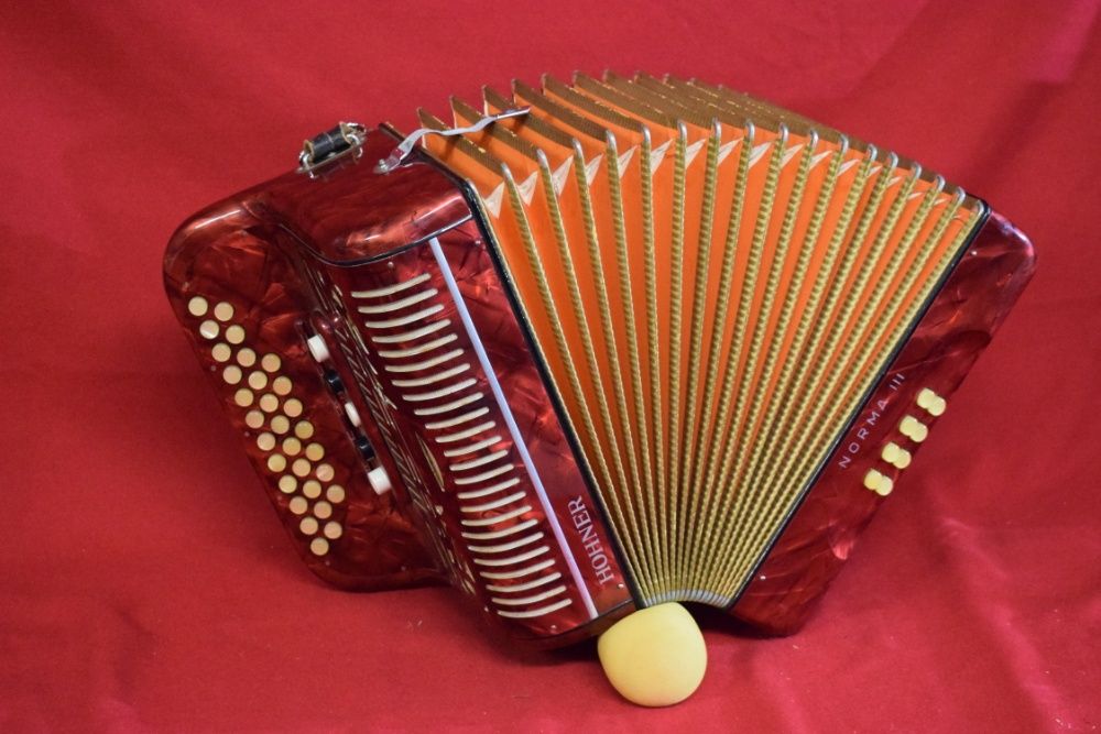 Concertina Hohner Norma III 3 Voz tonalidade #do#