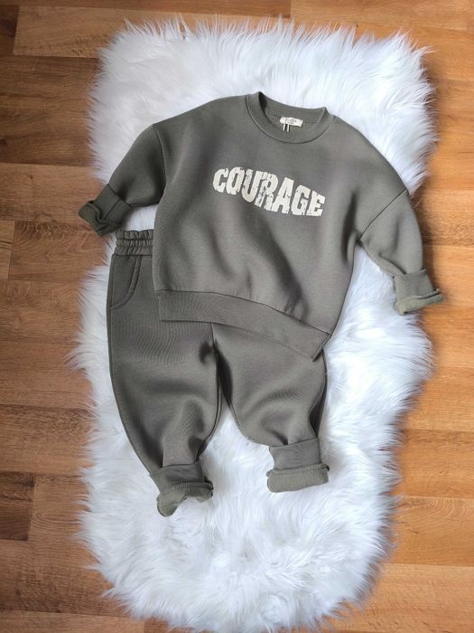 Костюм кольору хакі