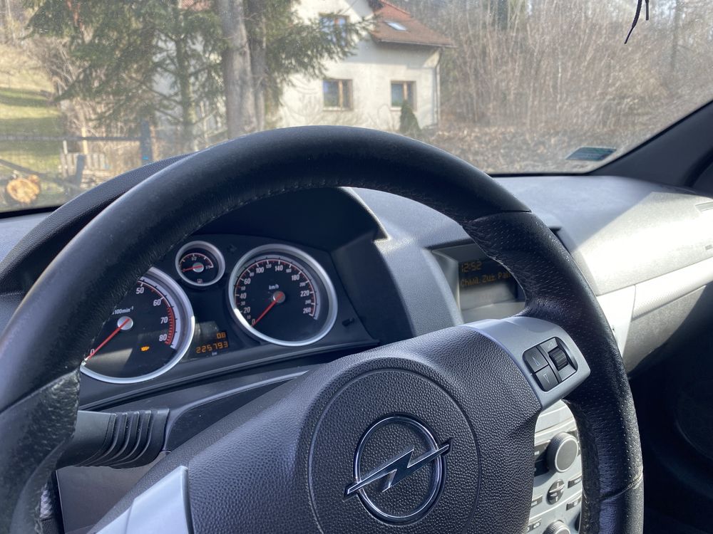 Opel Astra H Turbo GTC 2.0