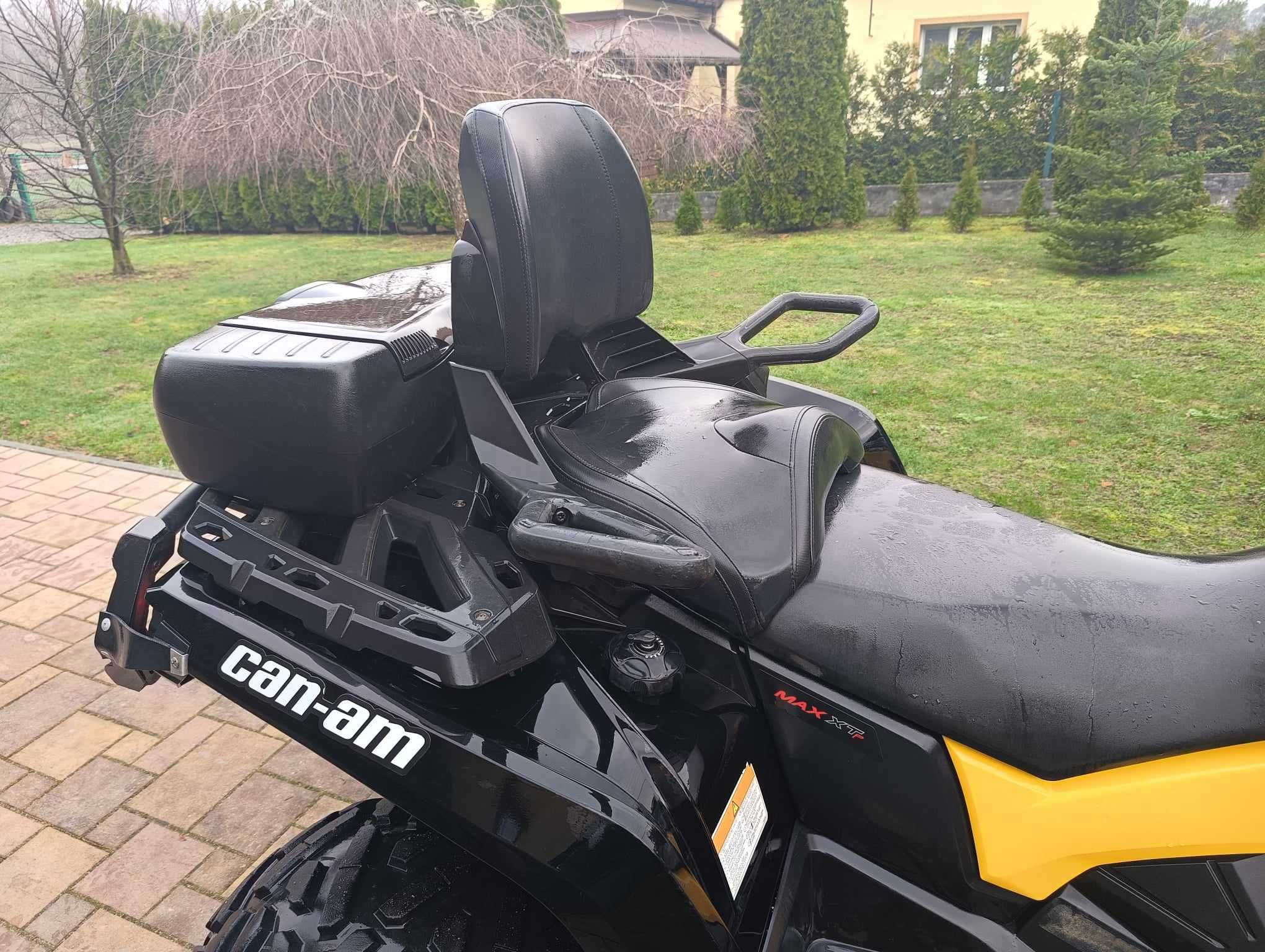 Can-Am Outlander 800 R MAX XTP wersja Long 4x4 z 2014 roku.