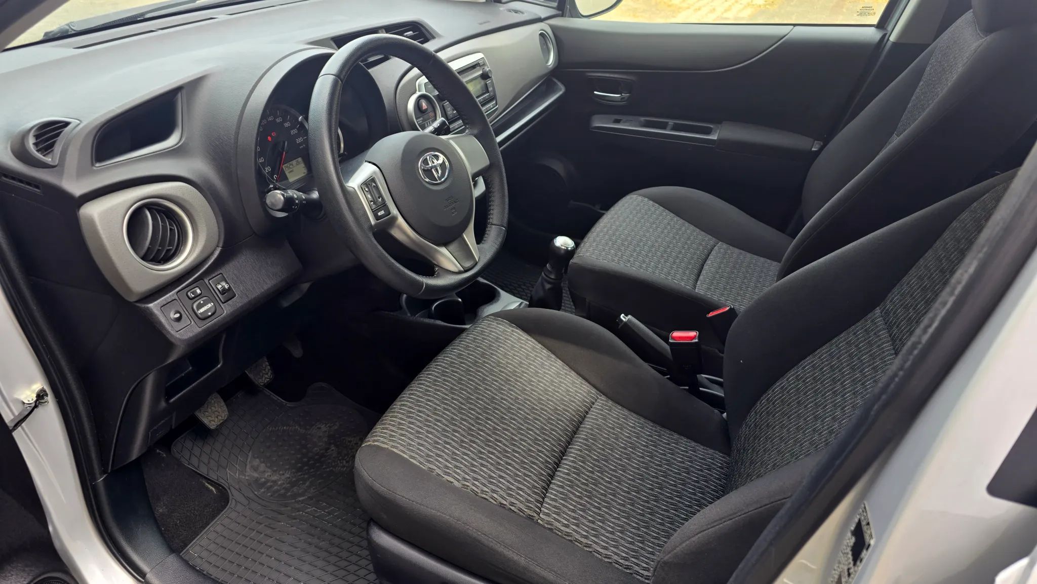 Toyota Yaris Pierwszy wł, bezwyp, kup w kraju, serwis ASO do końca