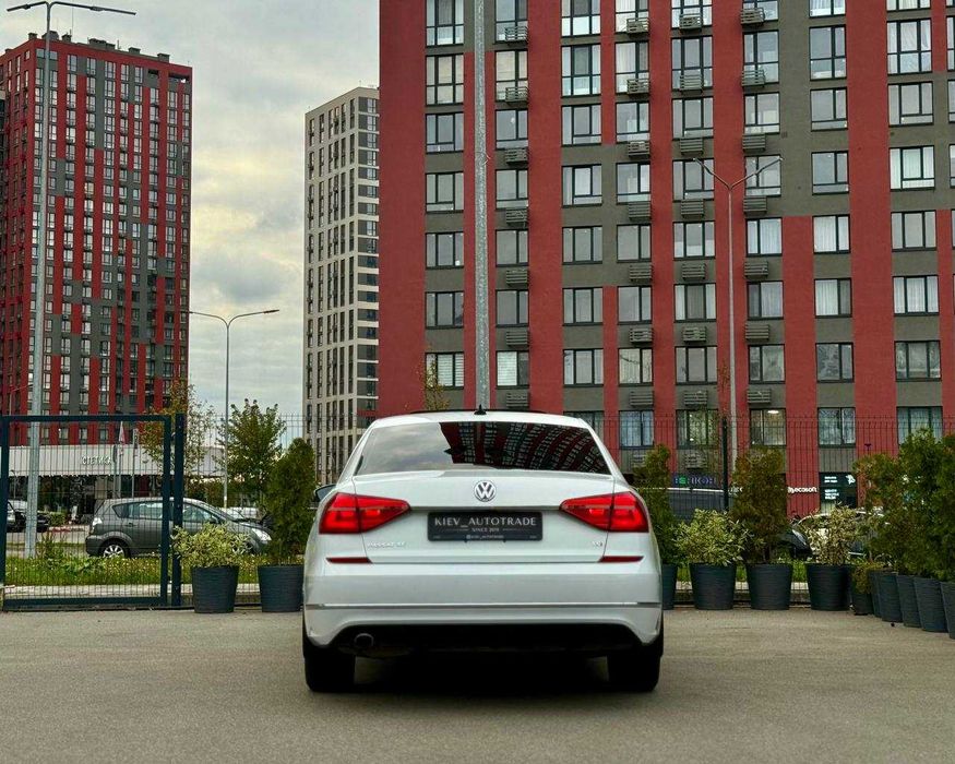 Volkswagen Passat SE