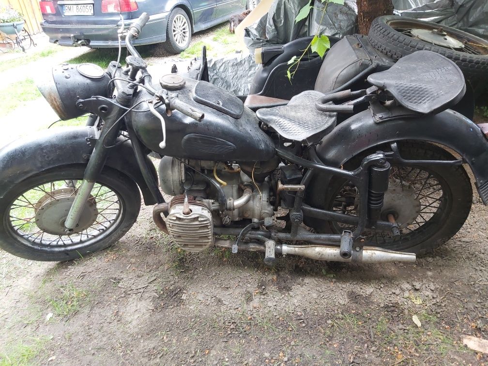 Sprzedam motocykl z wózkiem  bocznym  k 750 sprawny technicznie  oc do