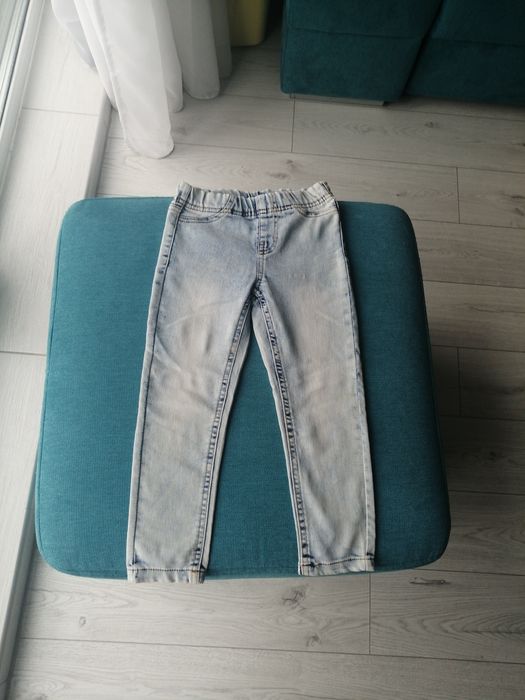 Sprzedam zestaw spodni roz. 104