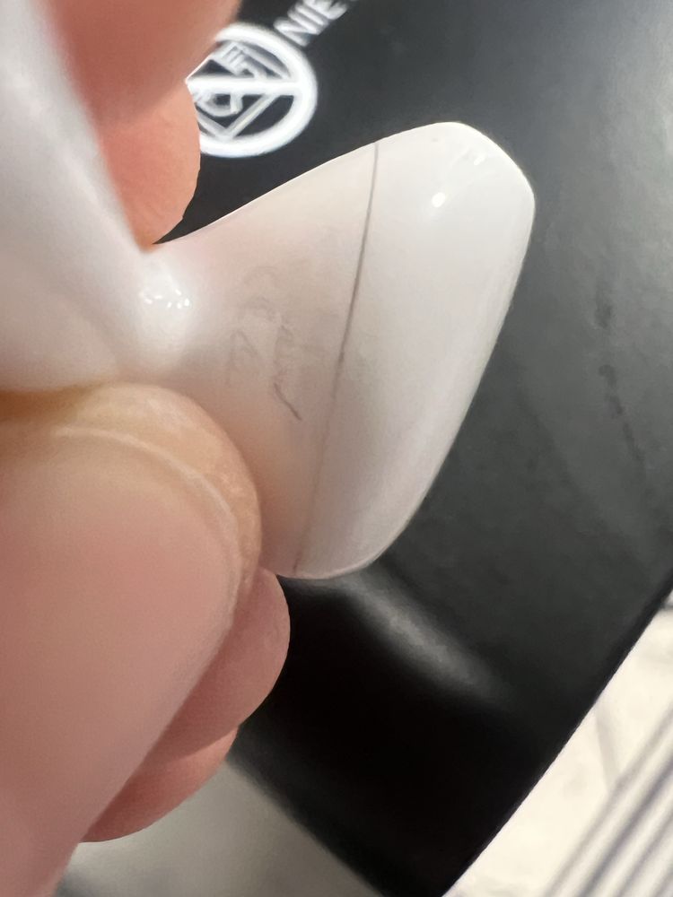 AirPods наушники