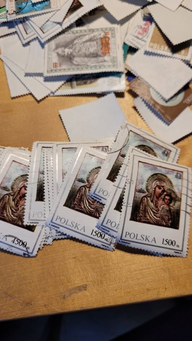 Znaczki pocztowe, tysiące