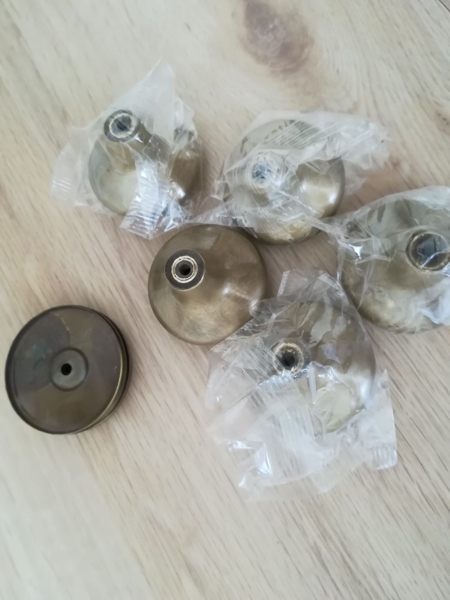 3 puxadores em latão novos