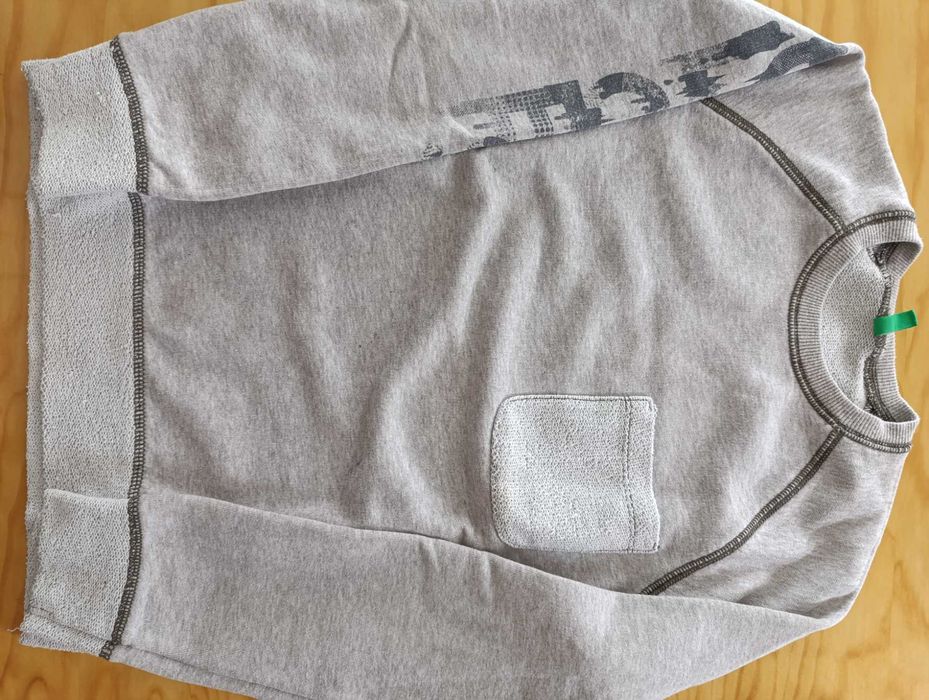2 casacos e 1 camisola de rapaz. Benetton. 6/7-9/10 anos.