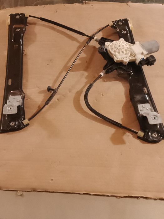 Стеклоподъёмник двери передний левый Ford Focus 2012-2018 BM5Z5423201B