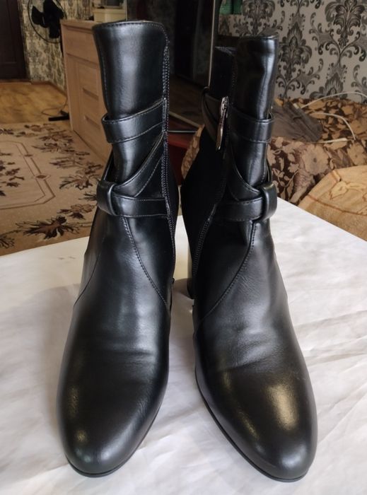 Продам сапожки жіночі