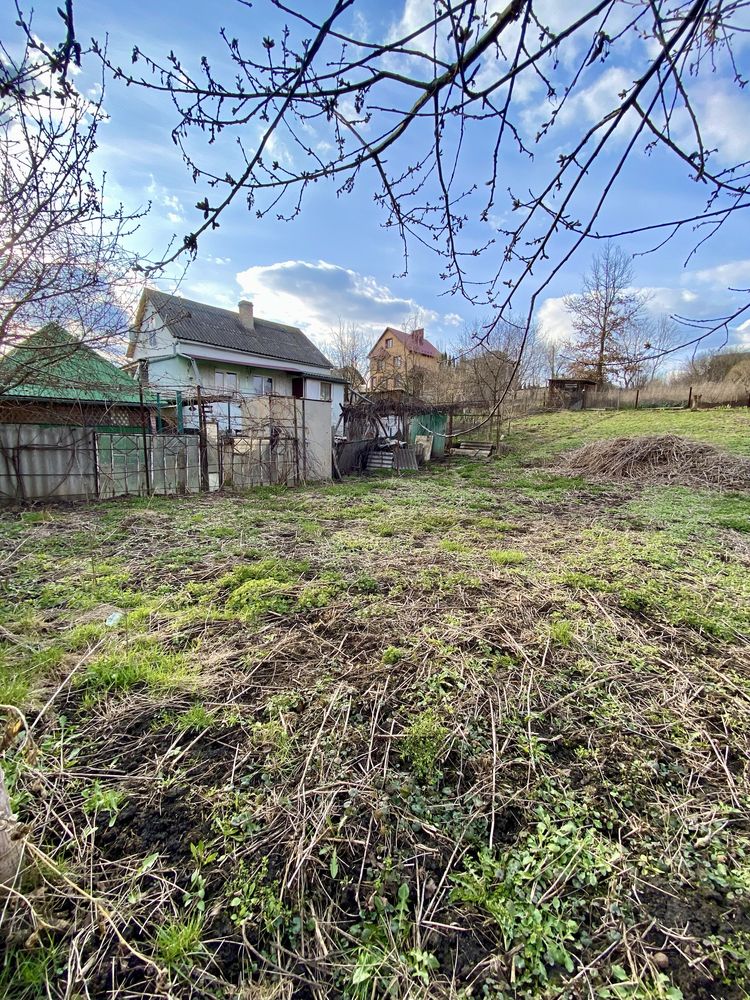 Продаю ділянку в с.Підгороднє
