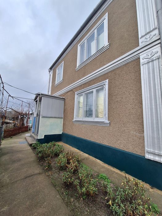 Двоповерховий будинок в районі Фрегат