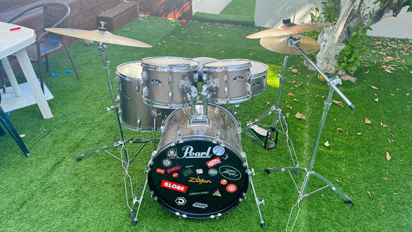 Pearl Roadshow Completa com Pratos e Banco