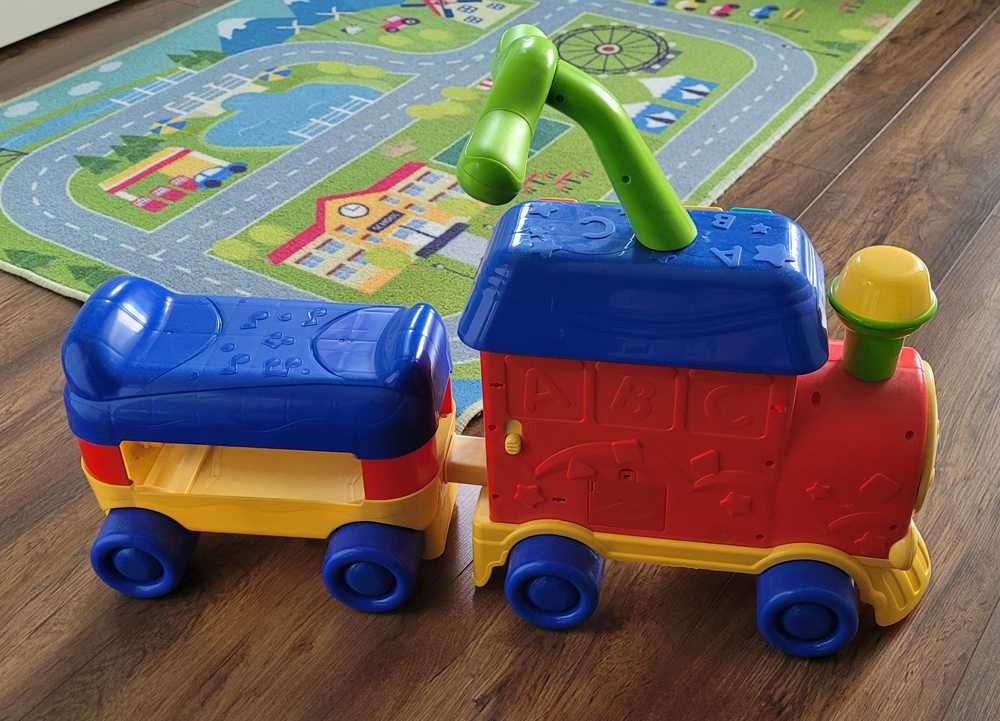 Smily Play lokomotywa z wagonikiem rośnij ze mną jeździk