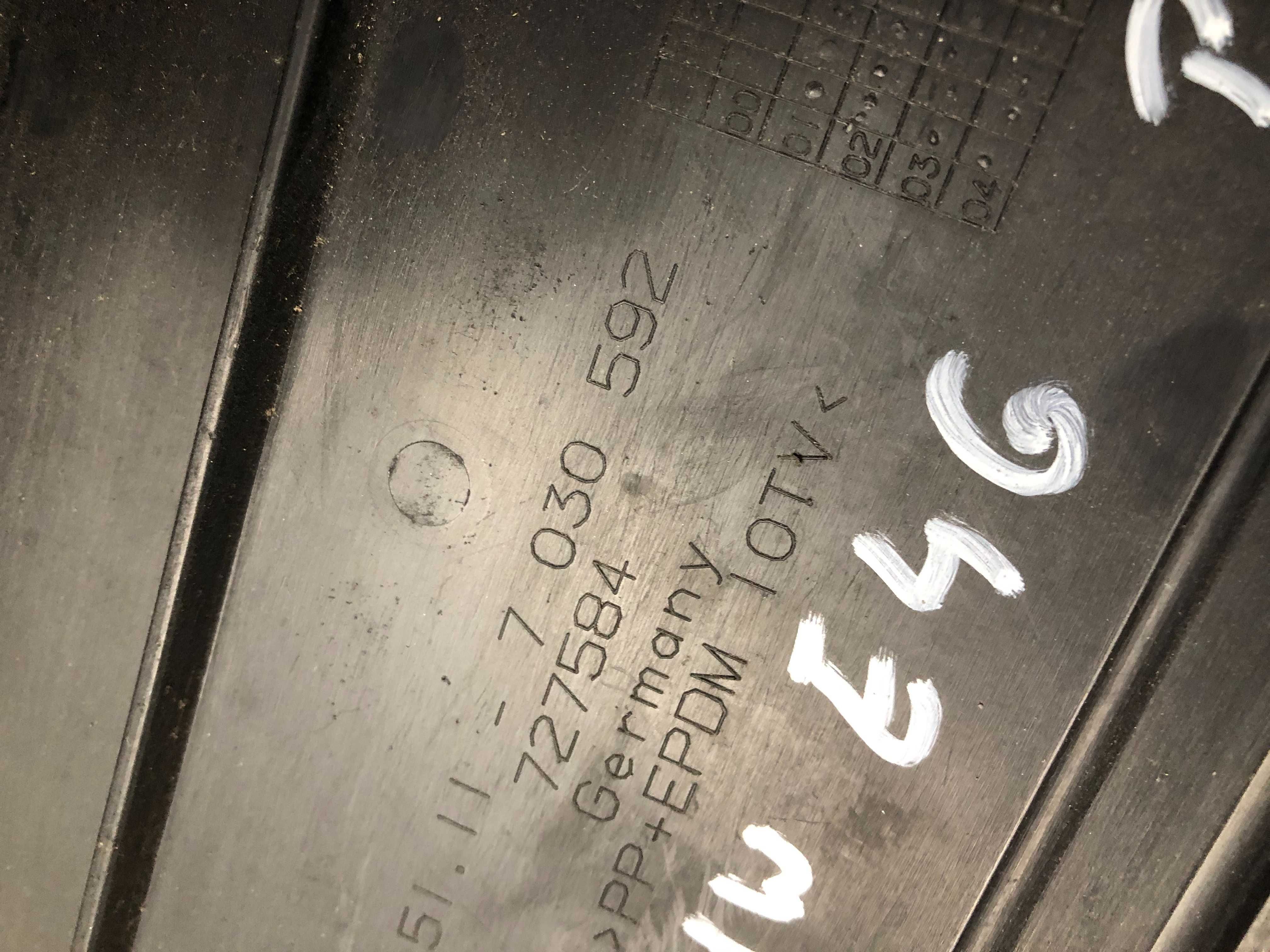 Podkładka listwa pod tablicę rejestracyjną Bmw E46 Lift
