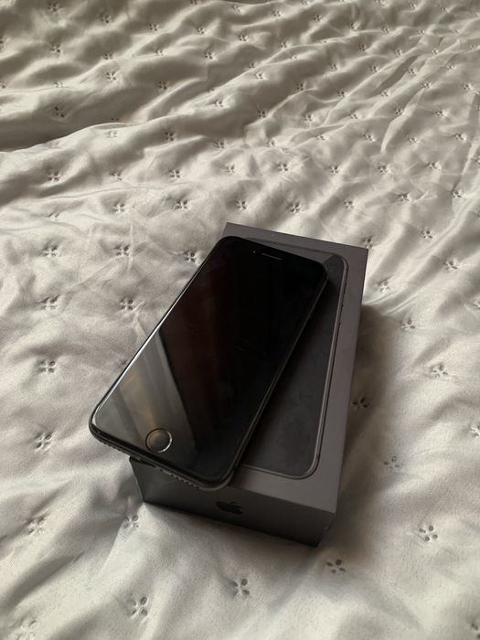 Iphone 8 64 gb гарний стан