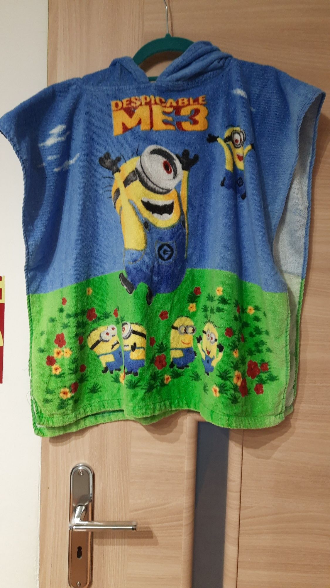 Ręcznik dziecięcy z kapturem Minionki