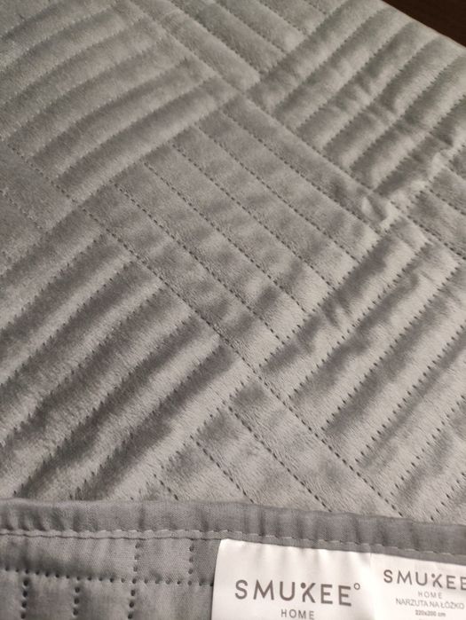 Nowa narzuta, kapa na łóżko