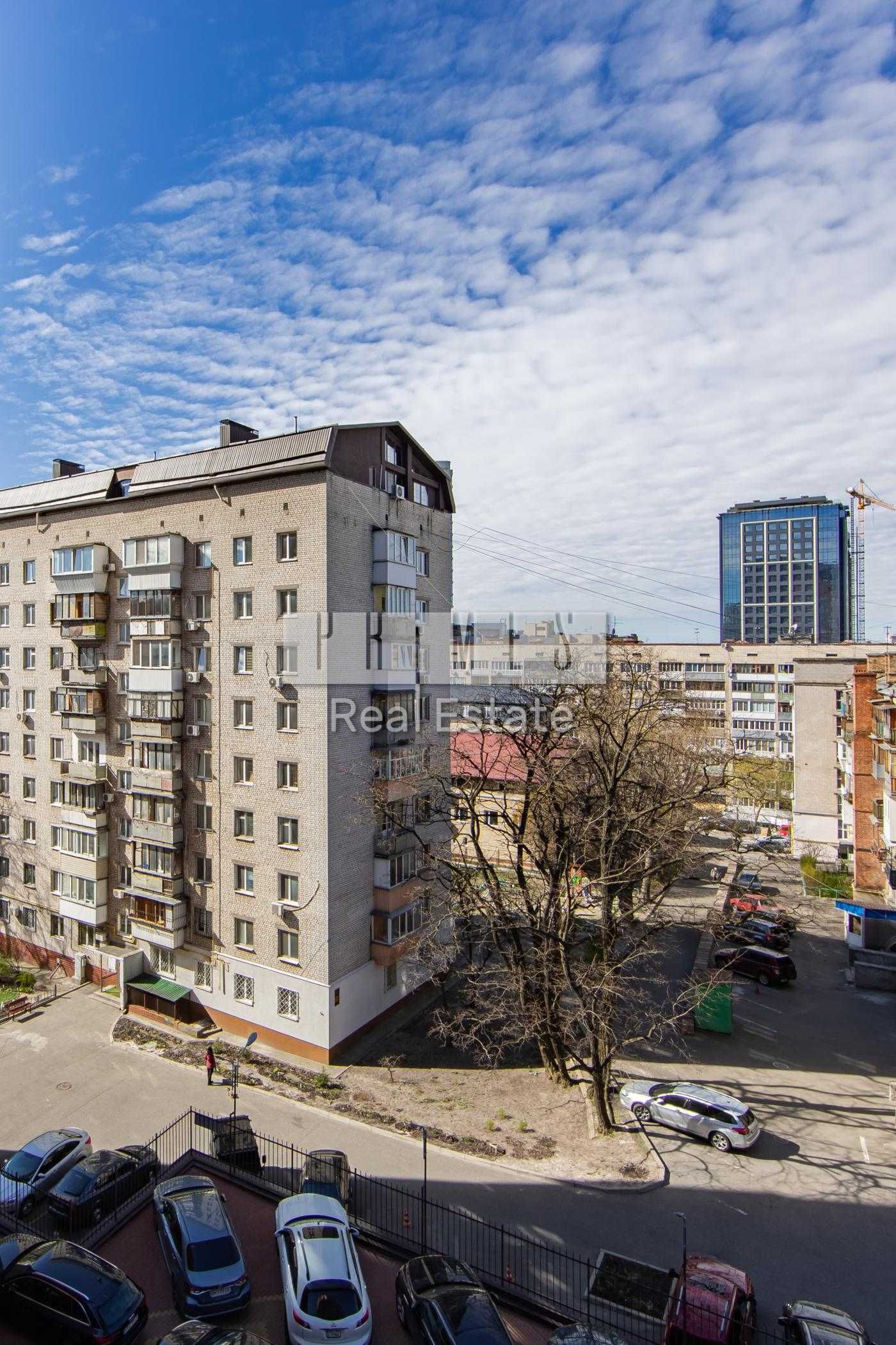 Простора 3 кімнатна квартира 105 м² у центрі Києва метро Палац Україна