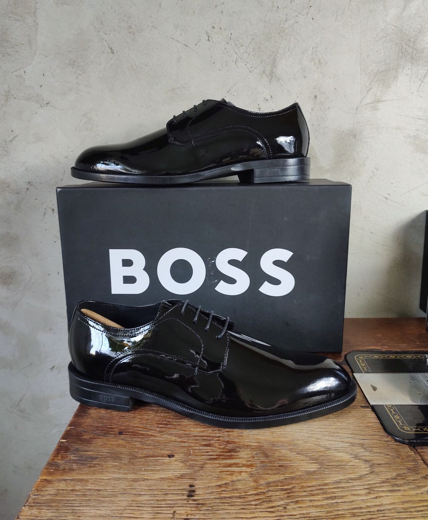 BOSS__półbuty / buty (8,5 / 42,5 / 43) derby eleganckie lakierowane