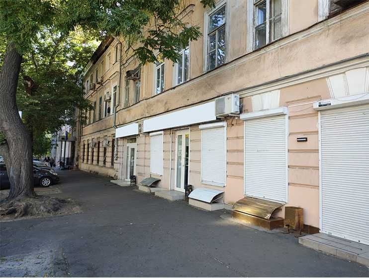 Фасадне приміщення 115 м² під магазин, офіс, салон, вул. Успенська