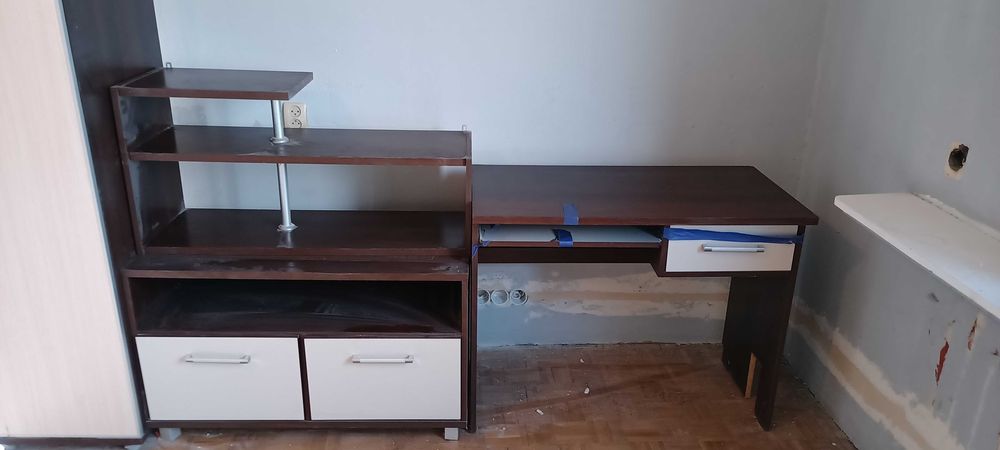 Zestaw meblowy - biurko, słupek, regał wiszący, podstawka TV, szafka
