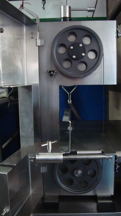 Serra  de  congelados  para  peixaria  ou  talho