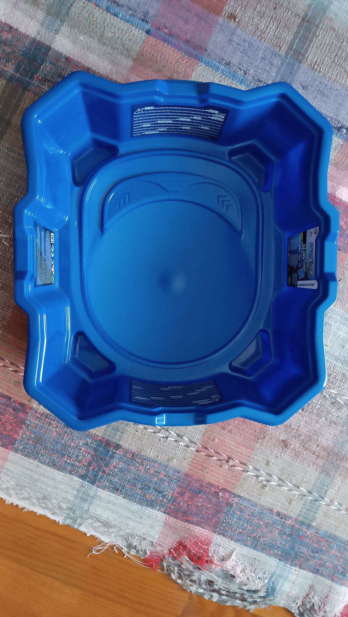 Pista beyblade azul