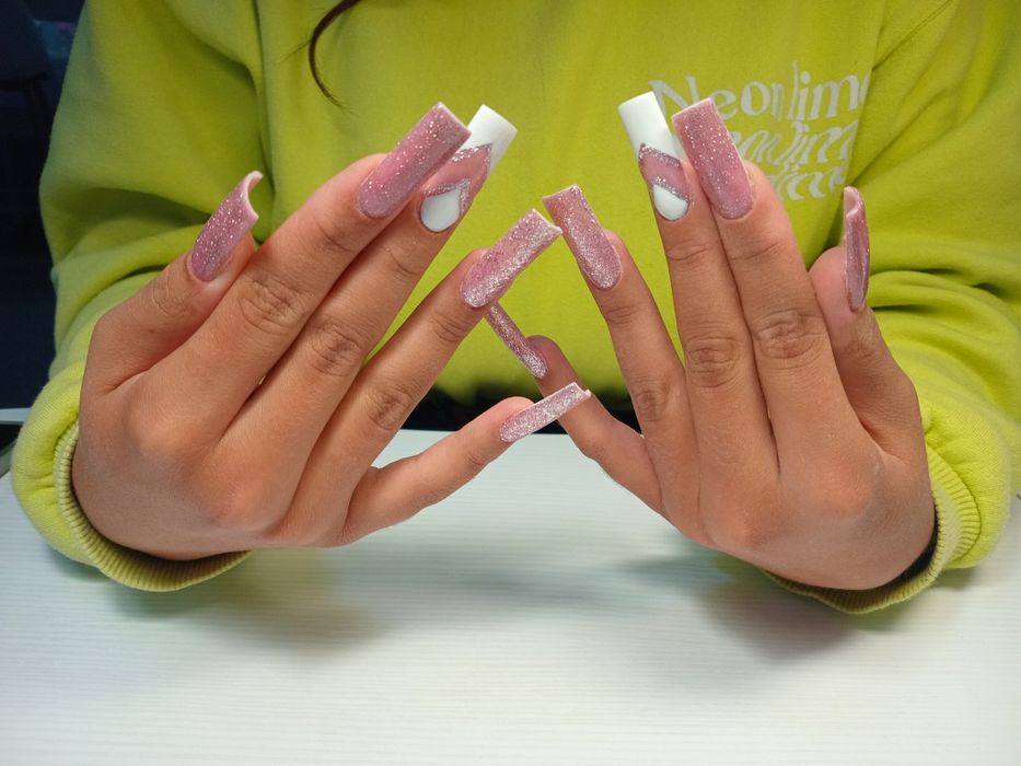 Манікюр Троєщина