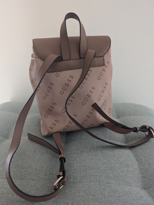 Mochila Feminina Guess