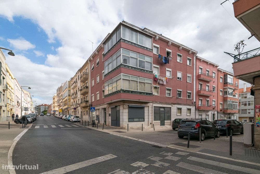 T2 para remodelação na Rua do Cruzeiro – Ajuda, Lisboa