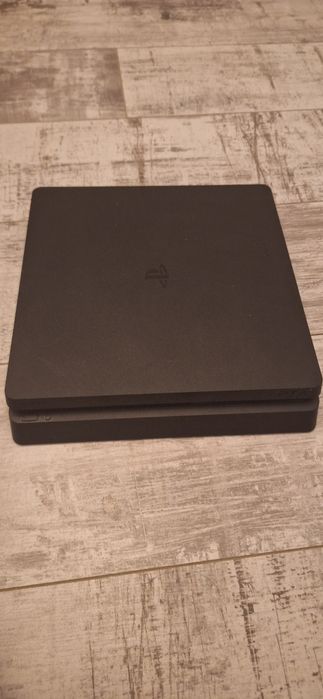 Konsola ps4 używana z grami