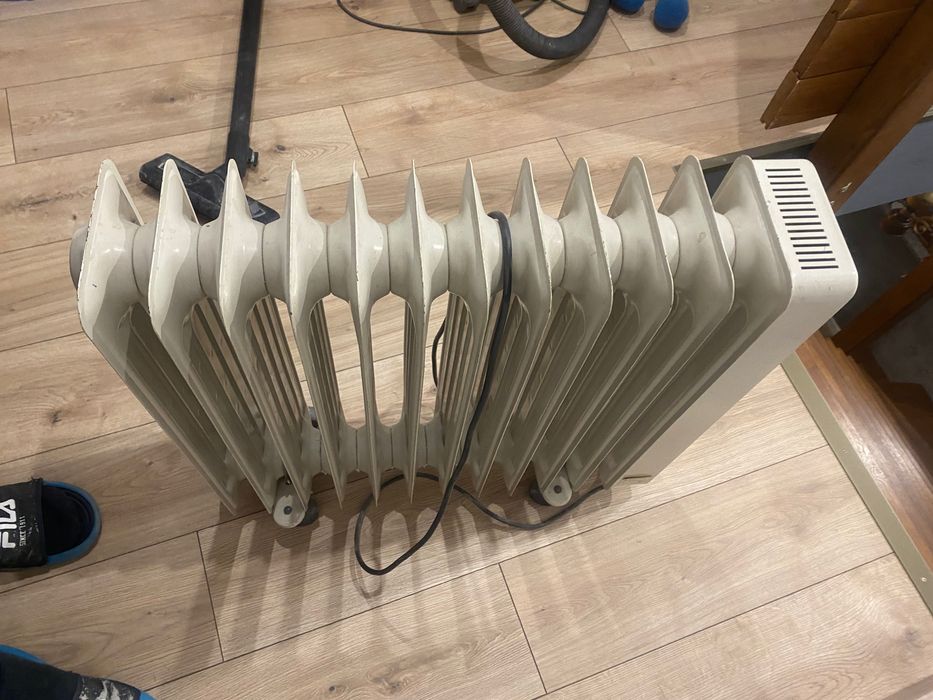 Grzejnik elektryczny 2000W sprawny dziala doskonale