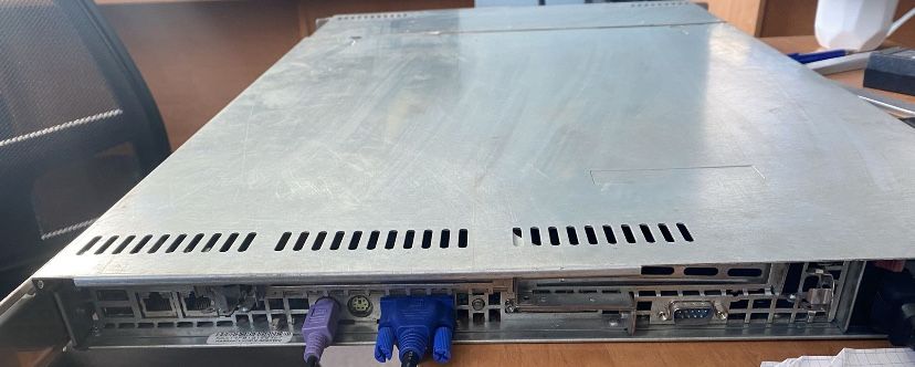 сервер від Supermicro, модель SuperServer 6014P-82.