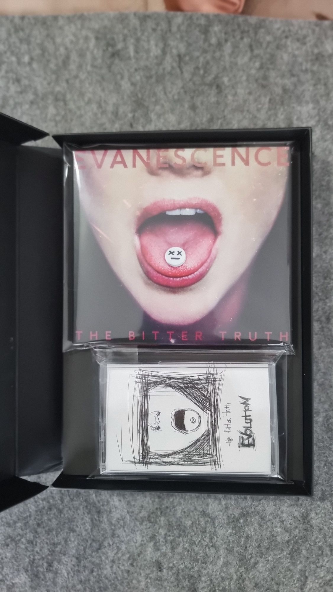 Evanescence The Bitter Truth Big Box