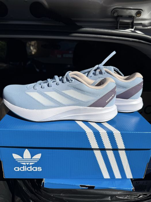 Новые кроссовки adidas 38