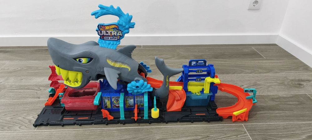 Hot Wheels City Shark Car Wash
