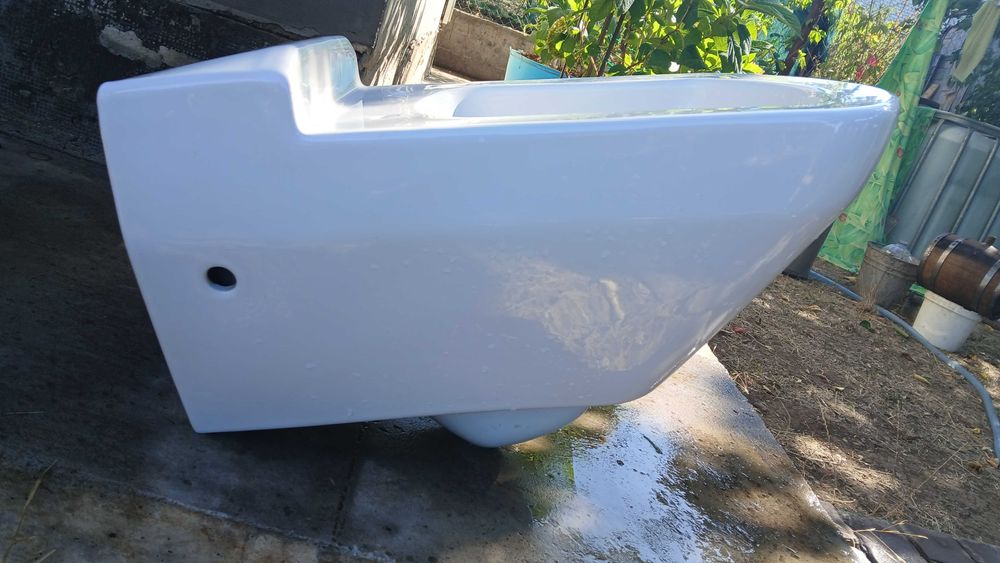 Продам унітаз Villeroy&Boch Sentique 56221001