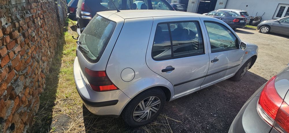 Volkswagen Golf IV 1.4 16v benzyna 4lata w PL uszkodzona skrzynia