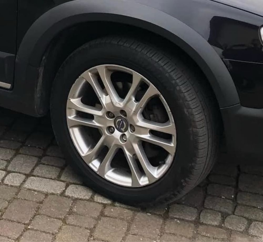 Volvo XC70 215 KM